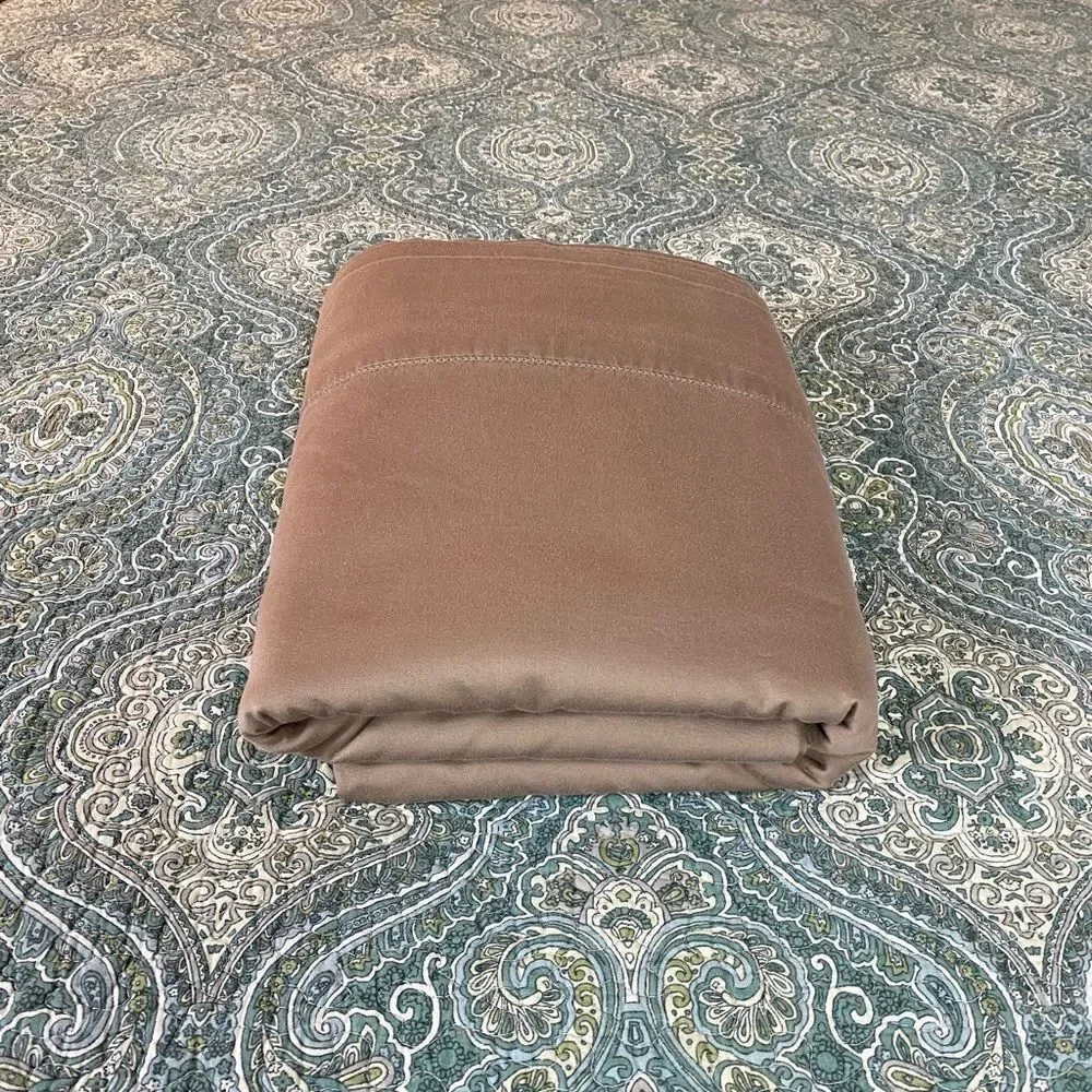 Luxurious Tan Bedding Sheet Set by Feildcrest 100% Egyptian cotton